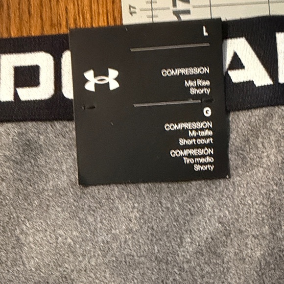 Under Armour Women's Gray Logo Elastic Waist Bike Shorts - Picture 4 of 6